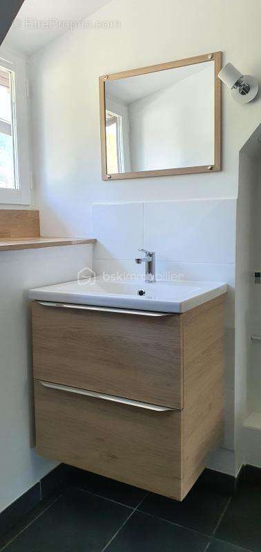 Appartement à VAULNAVEYS-LE-HAUT