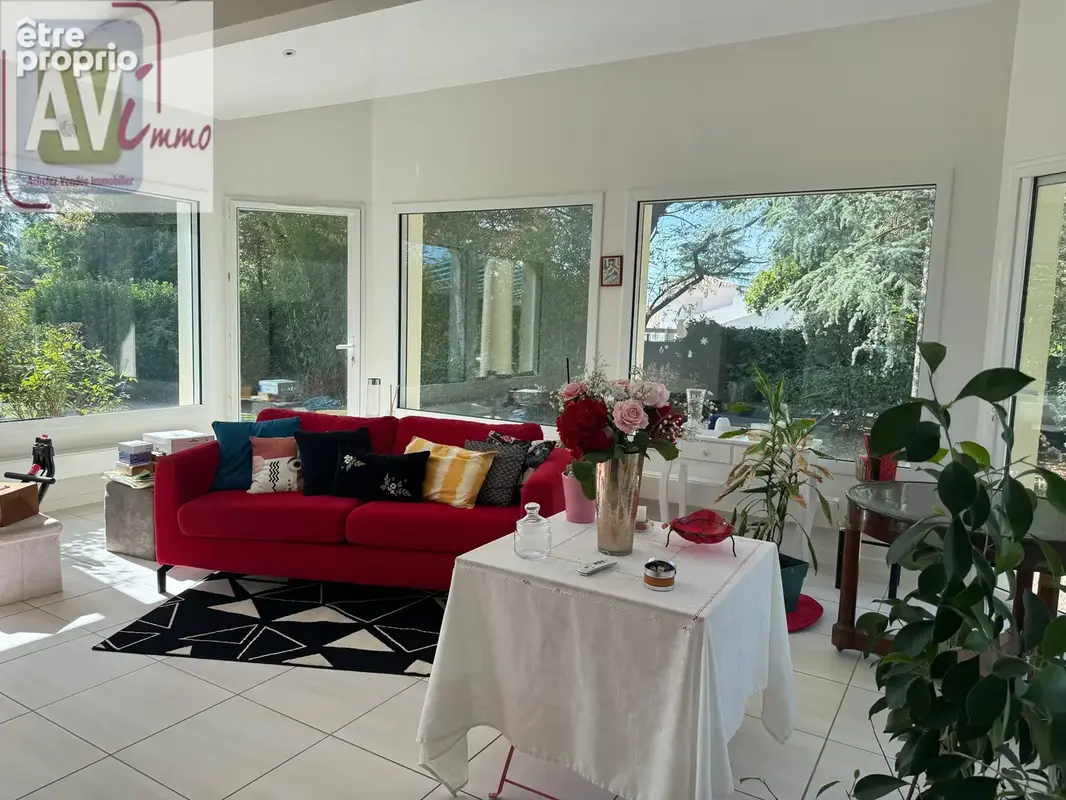 Maison 6 pièces 187 m² à vendre à La Roche-Sur-Yon (85000) - photo 4