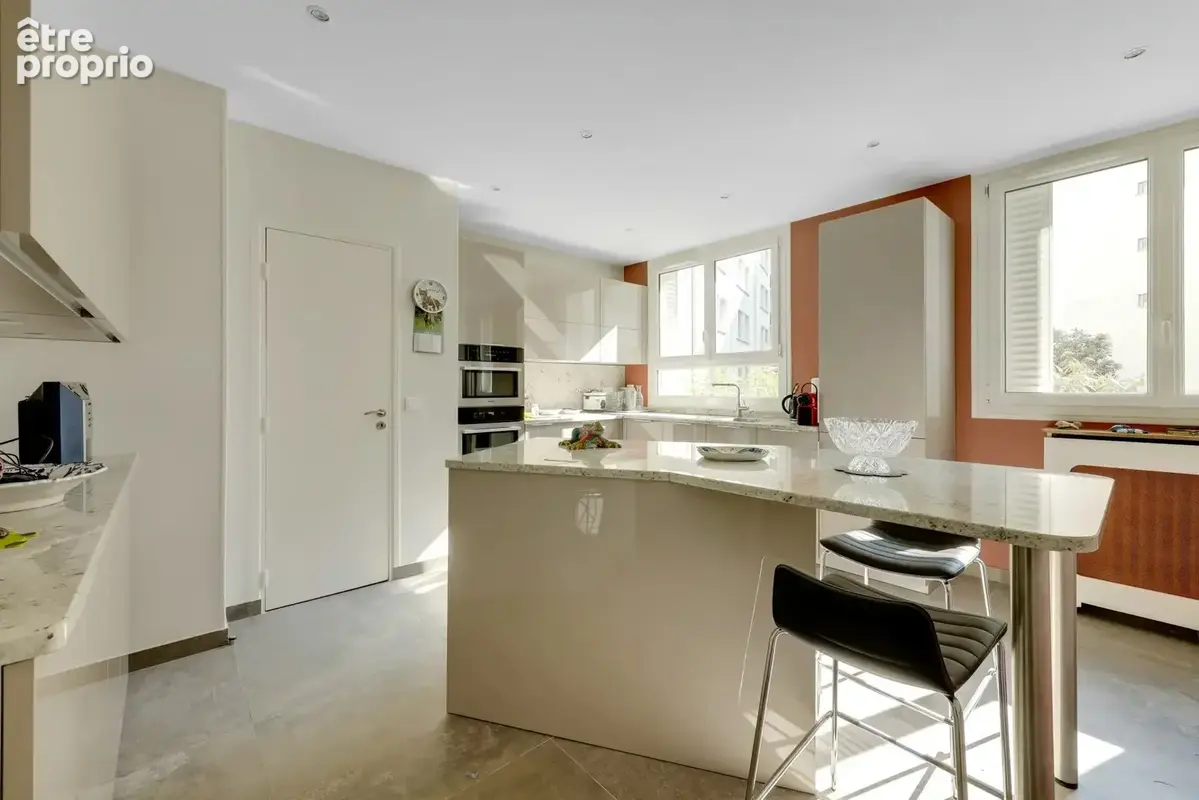Paris 15eme emile zola: exclusivite  bel appartement de 4 pieces de  111m² + balcon - photo 6