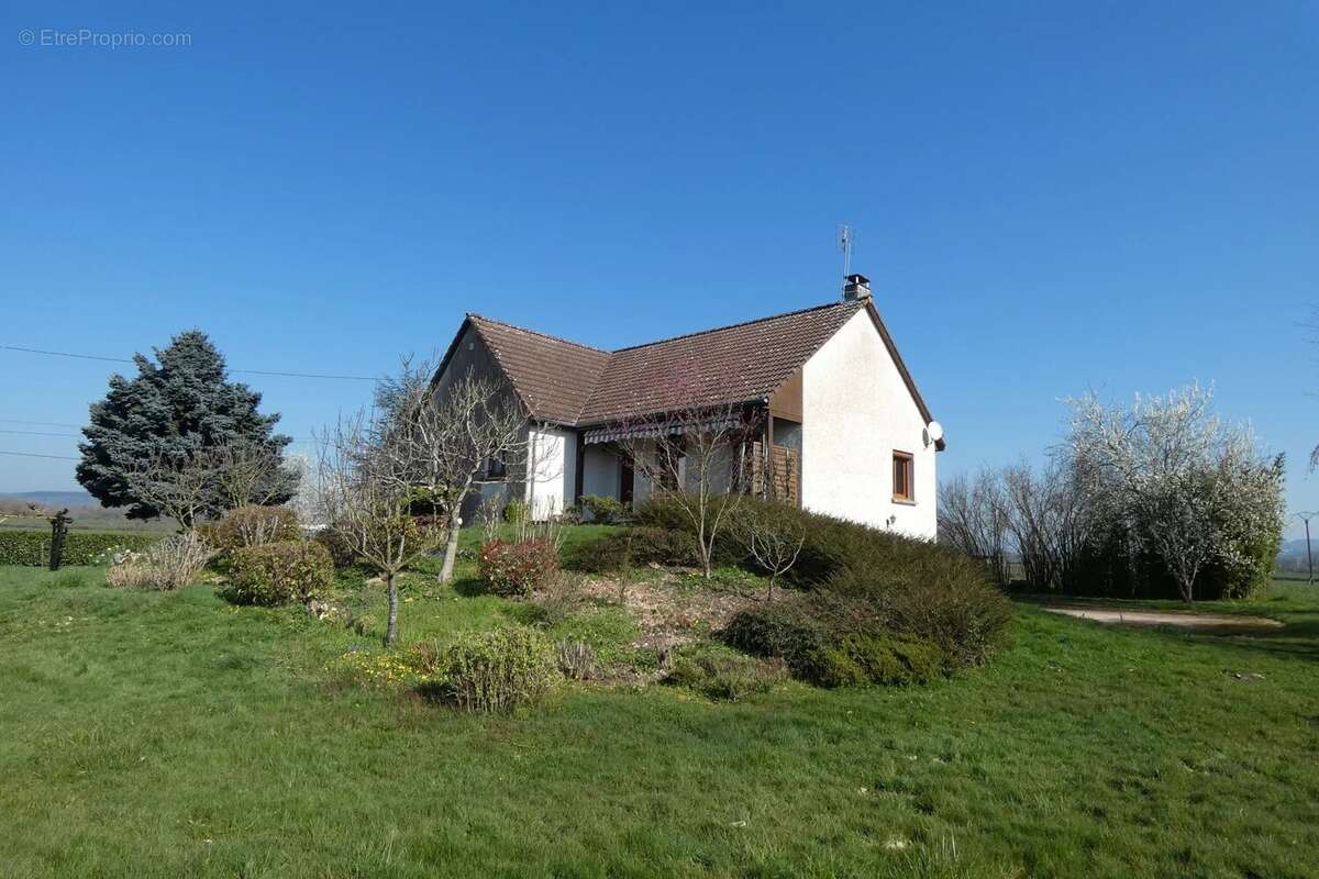 Maison à ETANG-SUR-ARROUX