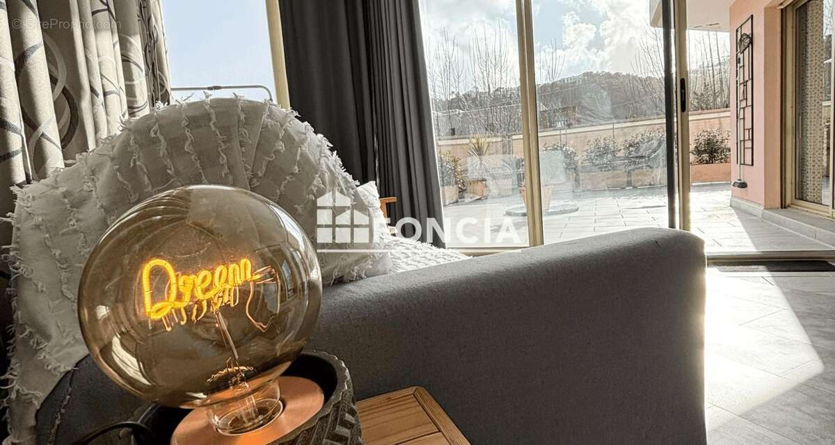 Appartement à MANDELIEU-LA-NAPOULE