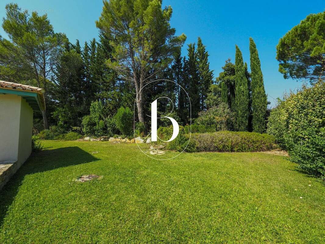 Maison 180 m² à Uzes  - photo 6