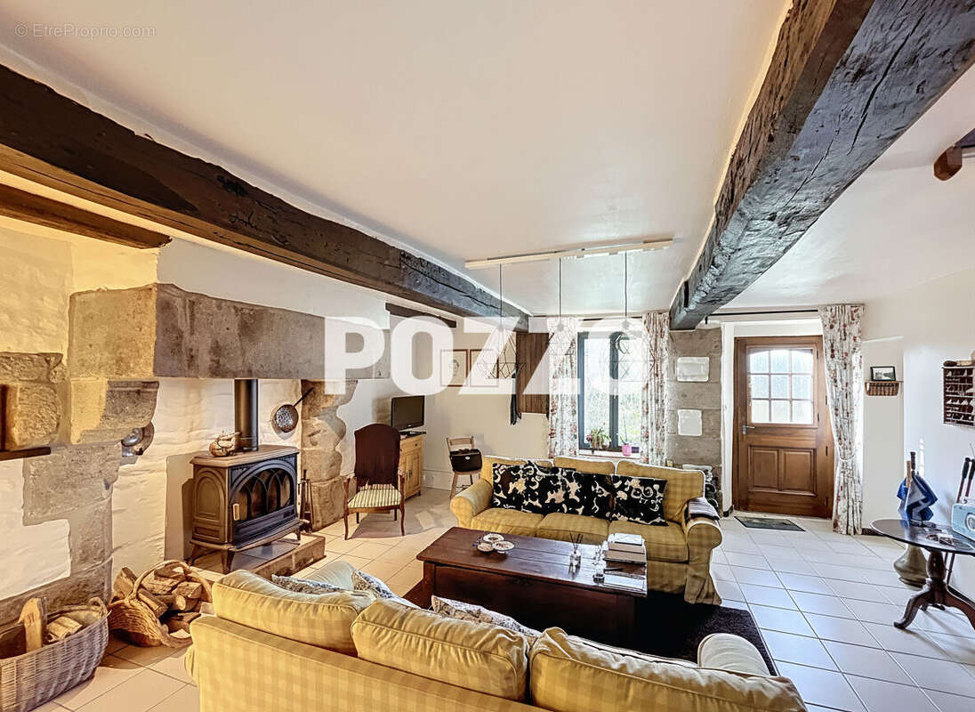 Maison à PERRIERS-EN-BEAUFICEL