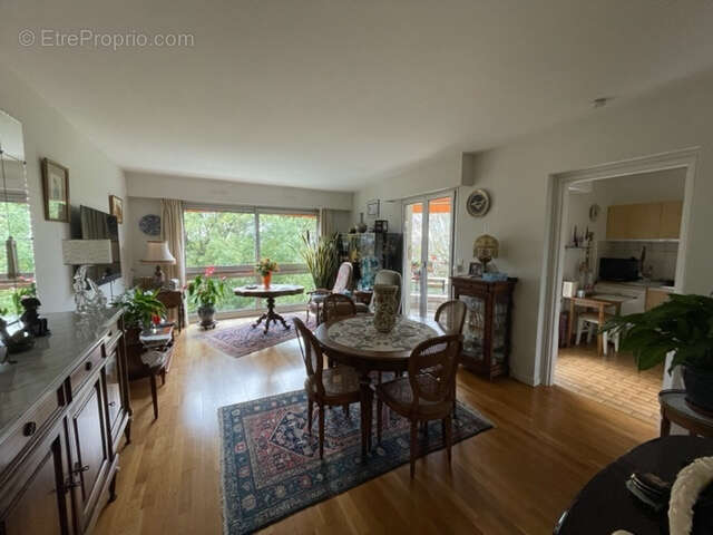 3 pièces 76 m2 Appartement 3 pièces à Nogent-sur-Marne 76m2 résidence Hespérides vente occupée - photo 3