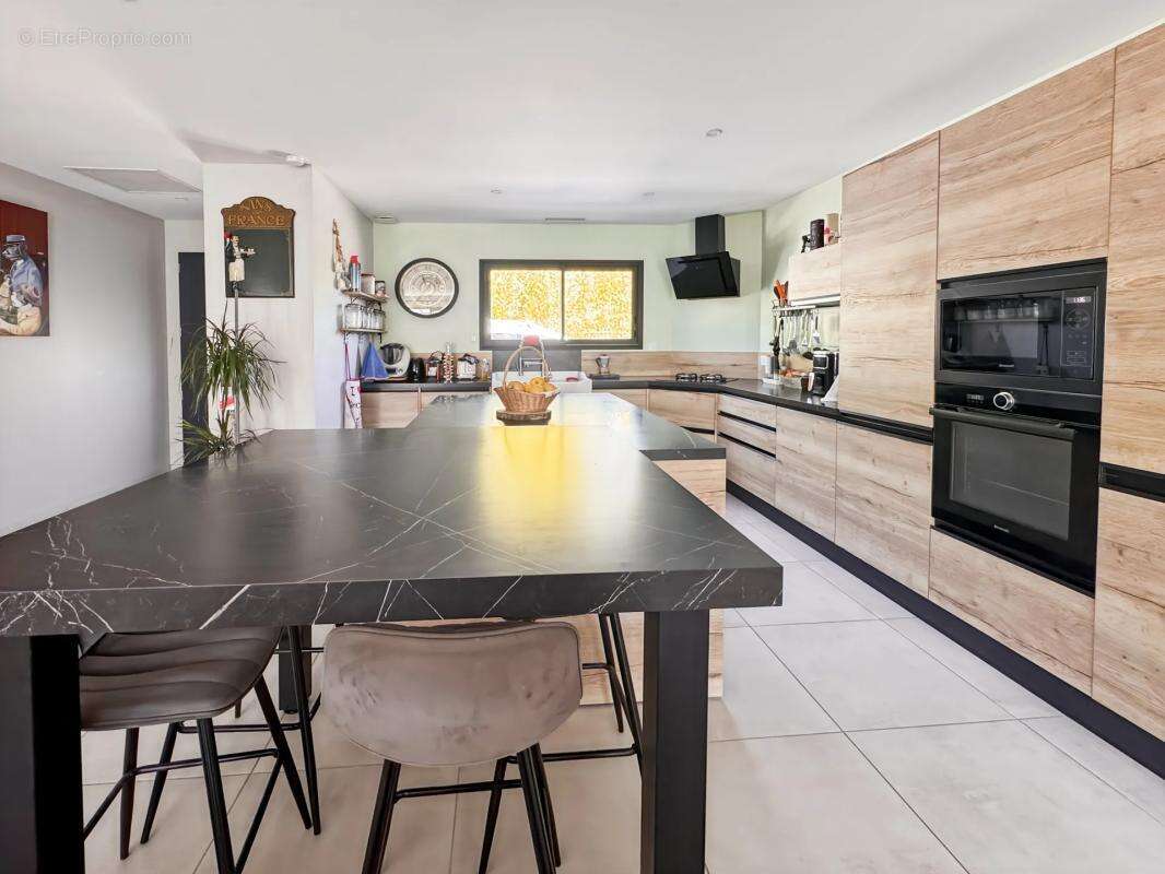 Maison à PERET