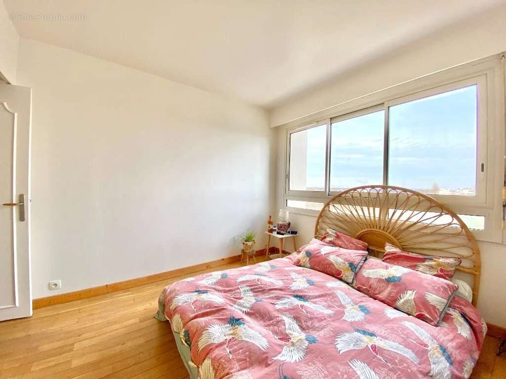 Appartement à VERRIERES-LE-BUISSON