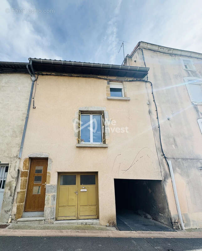 Maison à LES MARTRES-DE-VEYRE