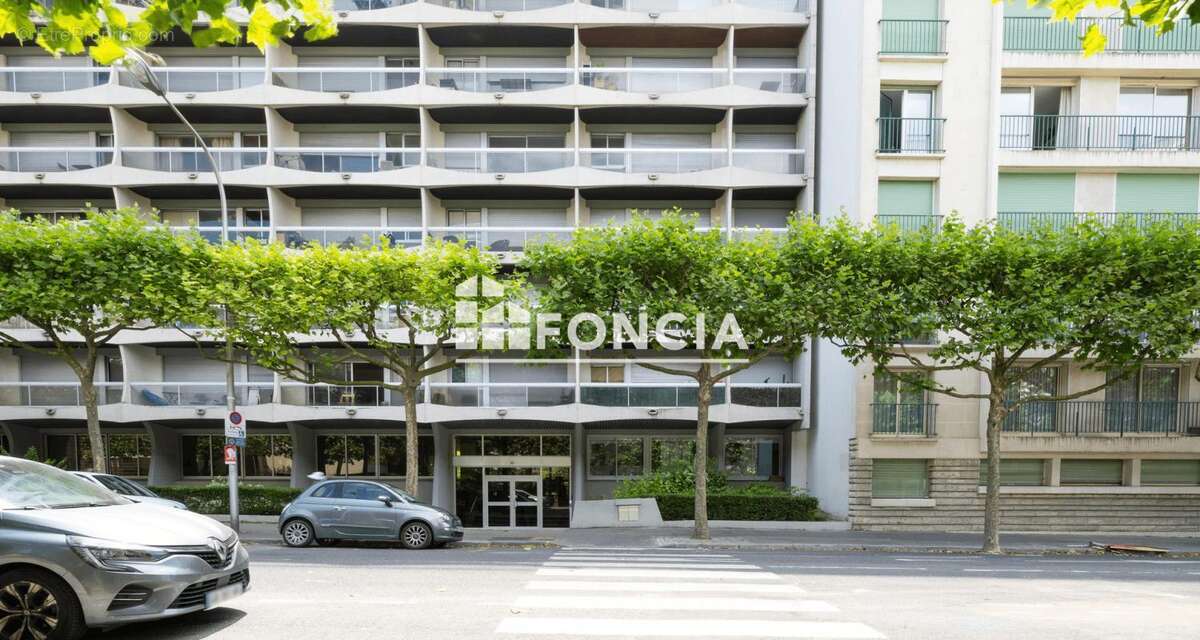 Appartement à COURBEVOIE