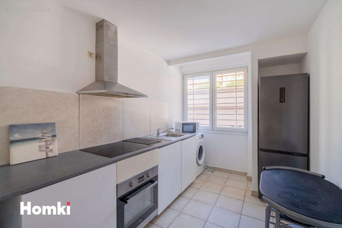 Appartement à MARSEILLE-5E
