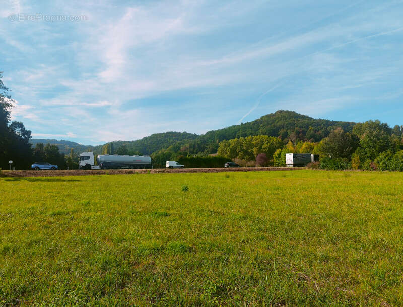Terrain à PAZAYAC