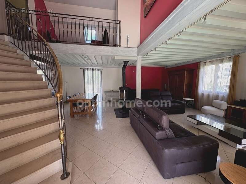  Dijon Nord-Ouest / Daix – Maison avec piscine et beaux volumes - photo 2