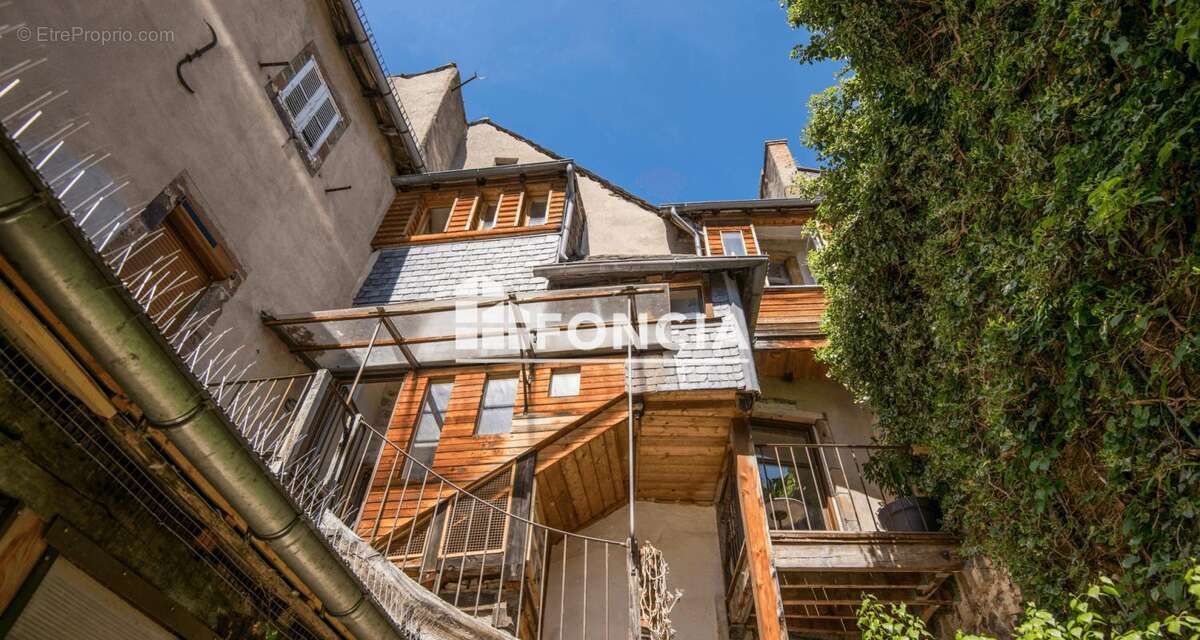 Appartement de caractère de 147 m² avec local professionnel de 89 m², studio indépendant, annexe à rénover, cour privative et co - photo 8