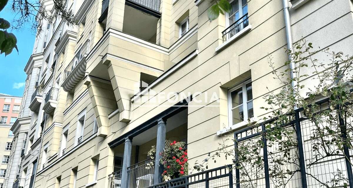 Appartement à COURBEVOIE