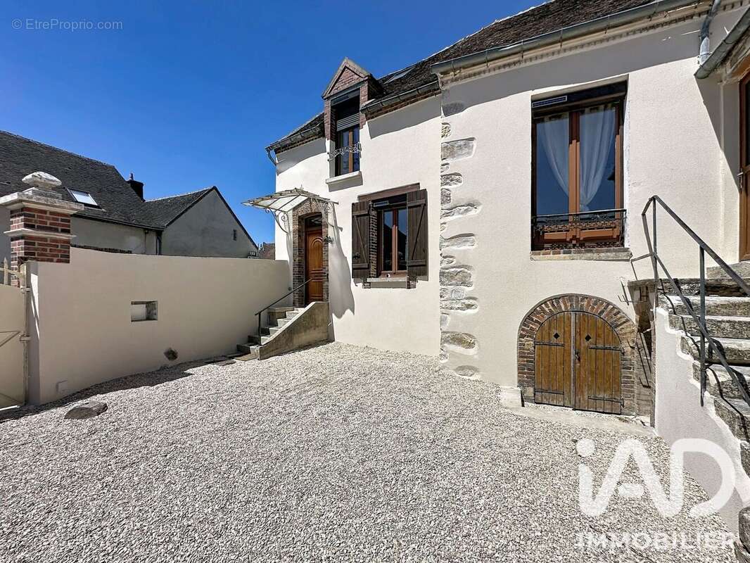 Photo 2 - Maison à THORIGNY-SUR-OREUSE
