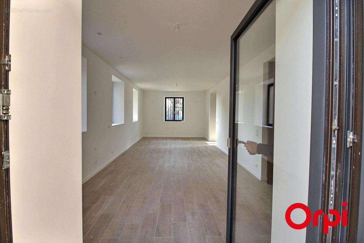 Commerce à MARSEILLE-13E