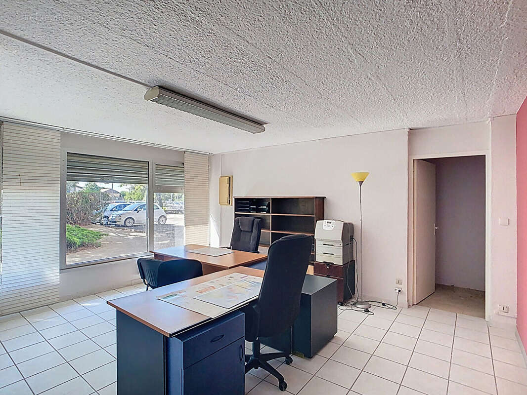 Bureau Carpentras - 45m² - photo 3