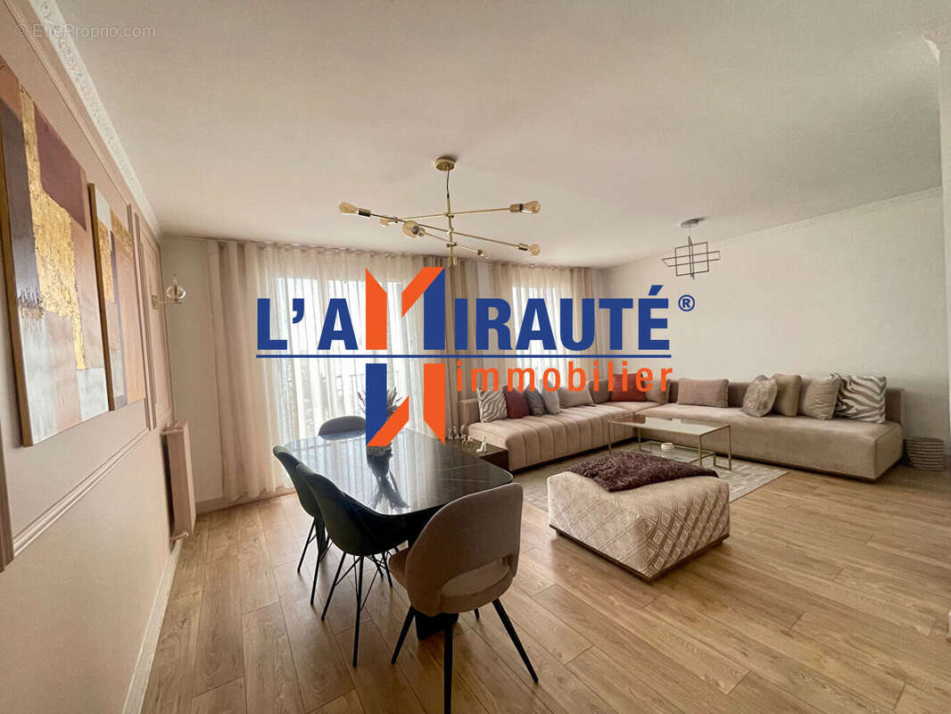 Appartement à SARTROUVILLE