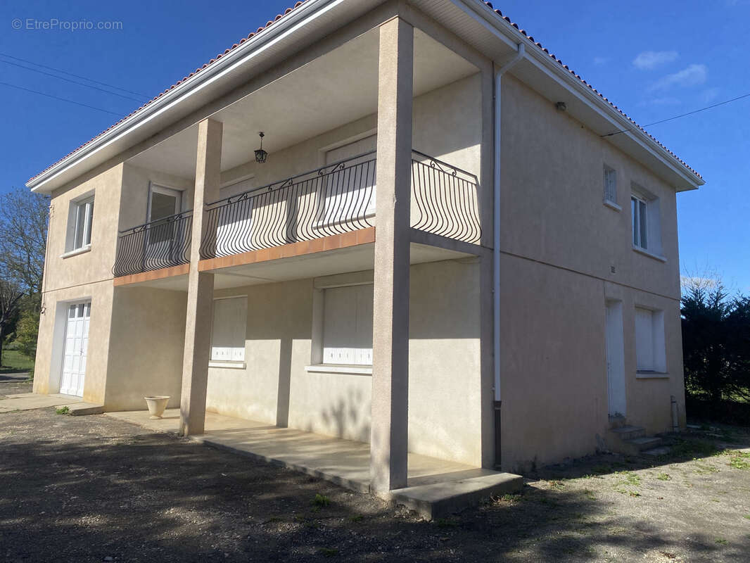 Maison à SEISSAN