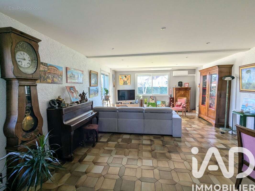 Photo 6 - Maison à SAINT-JUST-SAINT-RAMBERT