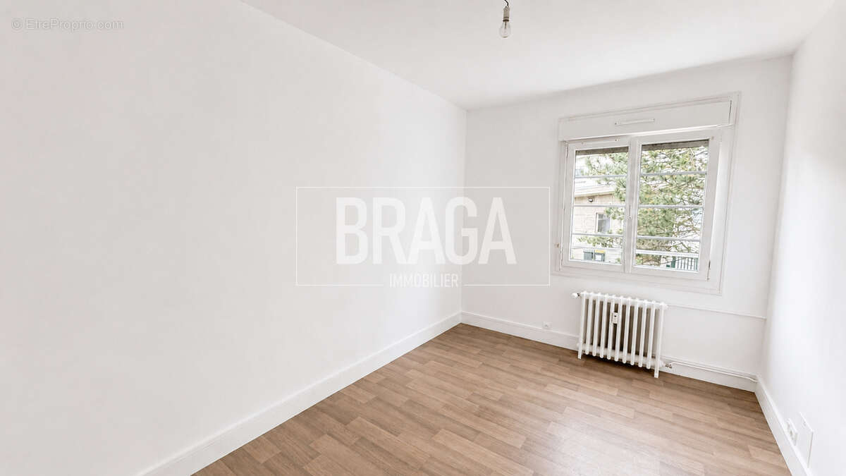 À deux pas du centre-ville et à moins de 10 minutes à pied de la plage : appartement de 72 m2 - photo 5