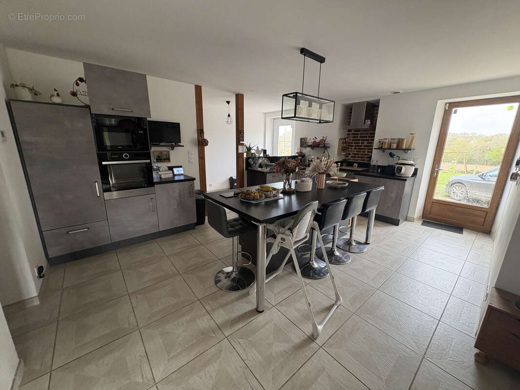 Maison à AVEZE