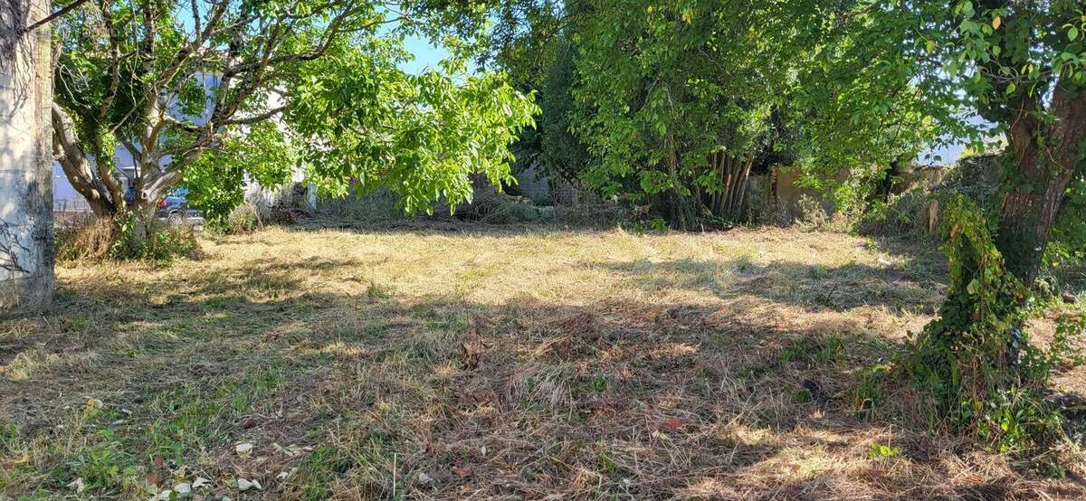 Maison à BRIZAMBOURG