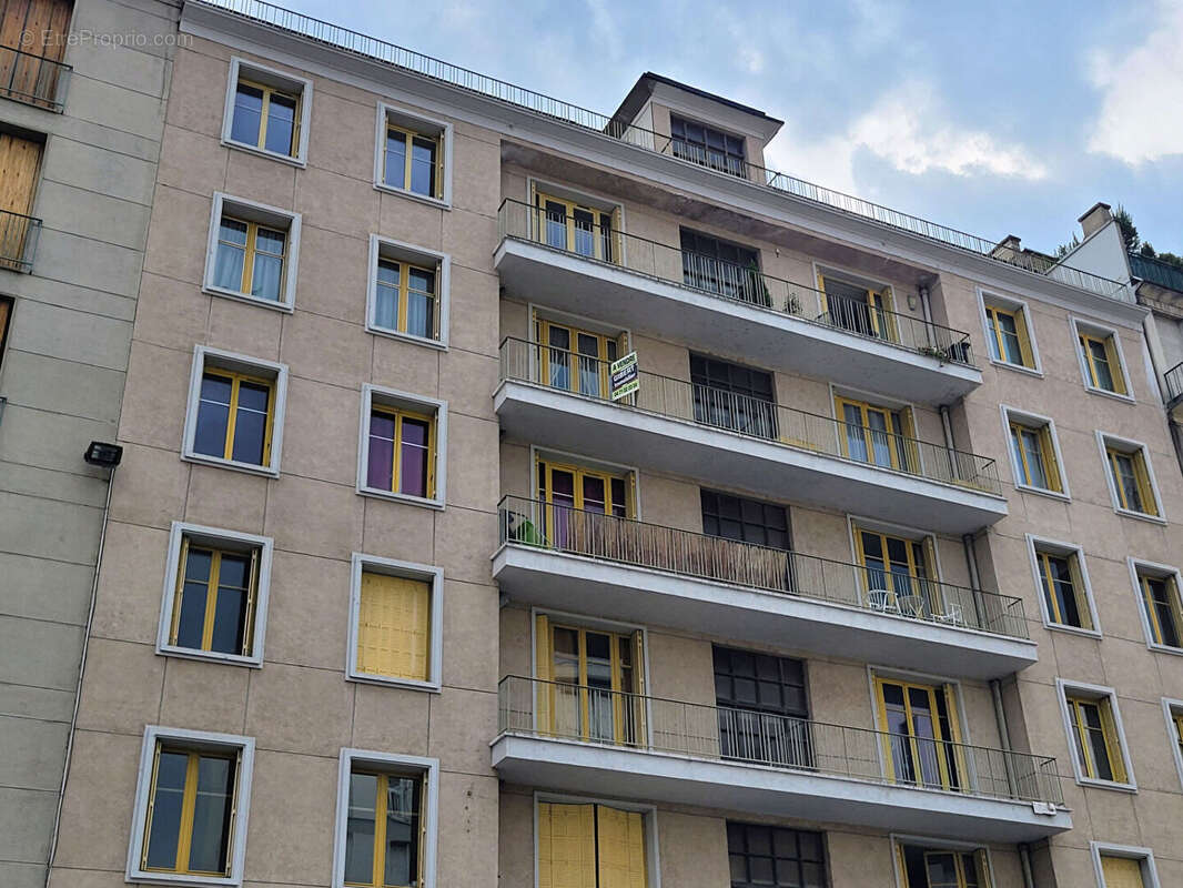 Appart F5 avec ascenseur à 50 m de la Place Michelet - photo 9