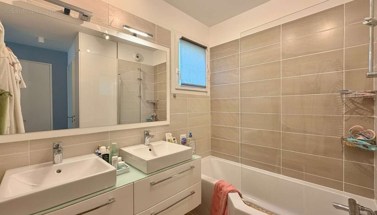 Appartement à ANNECY-LE-VIEUX