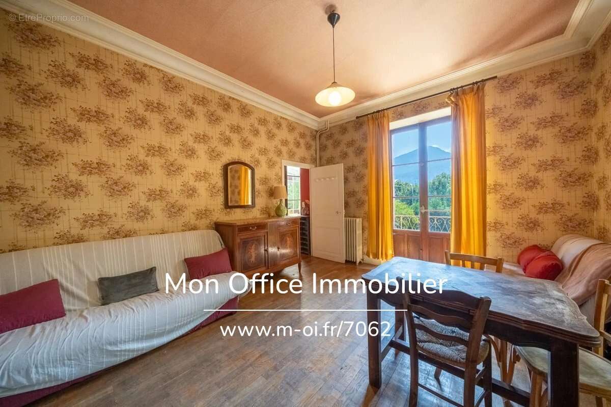 Référence : 7062-MTE - Maison bourgeoise de 1904 - centre ville - jardin de 1492 m2 - photo 2