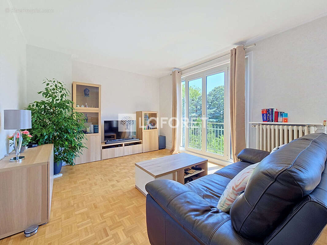 Appartement à BOURG-LA-REINE