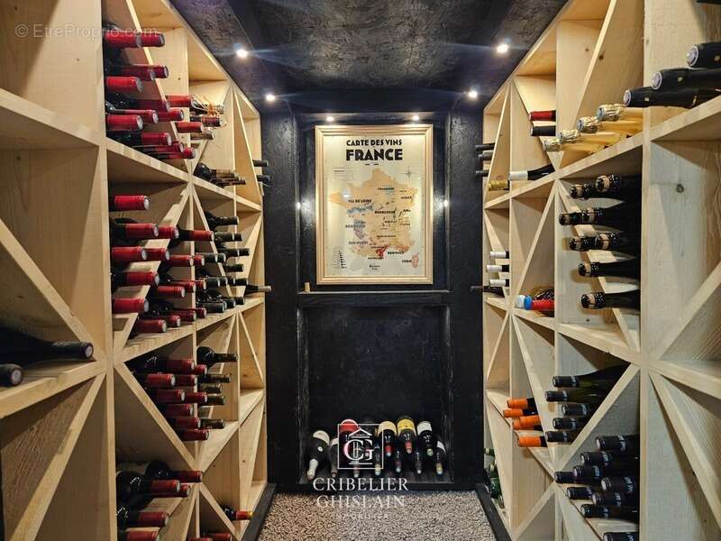 Maison à LA CHAPELLE-BASSE-MER