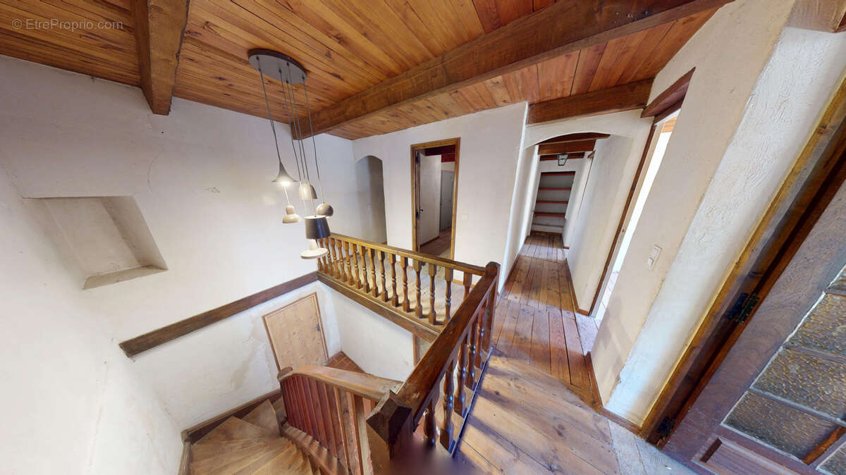 Maison à BELLEVUE-LA-MONTAGNE