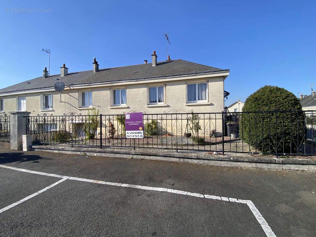 Maison à VILLEBERNIER