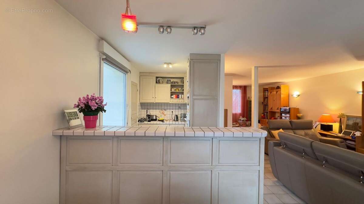 EXCLUSIVITE Neuilly Plaisance Pavillon indépendant gare à pied en fond d'impasse - photo 14