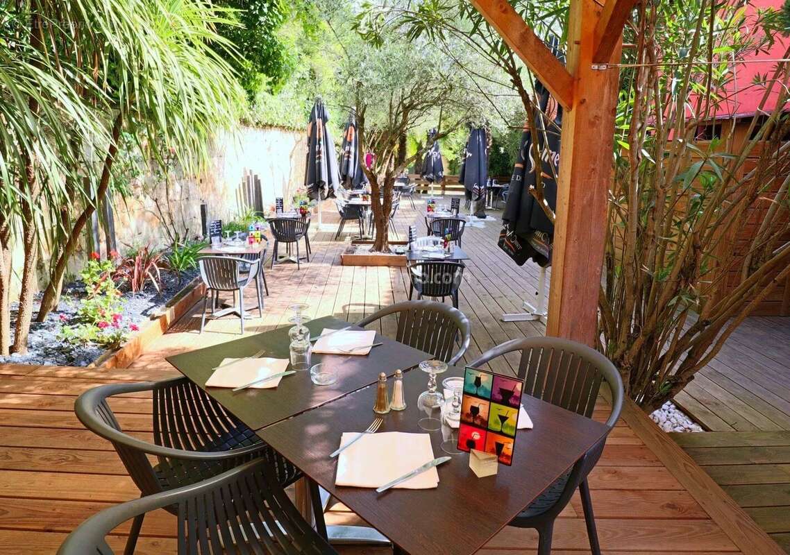 Commerce à ARVEYRES