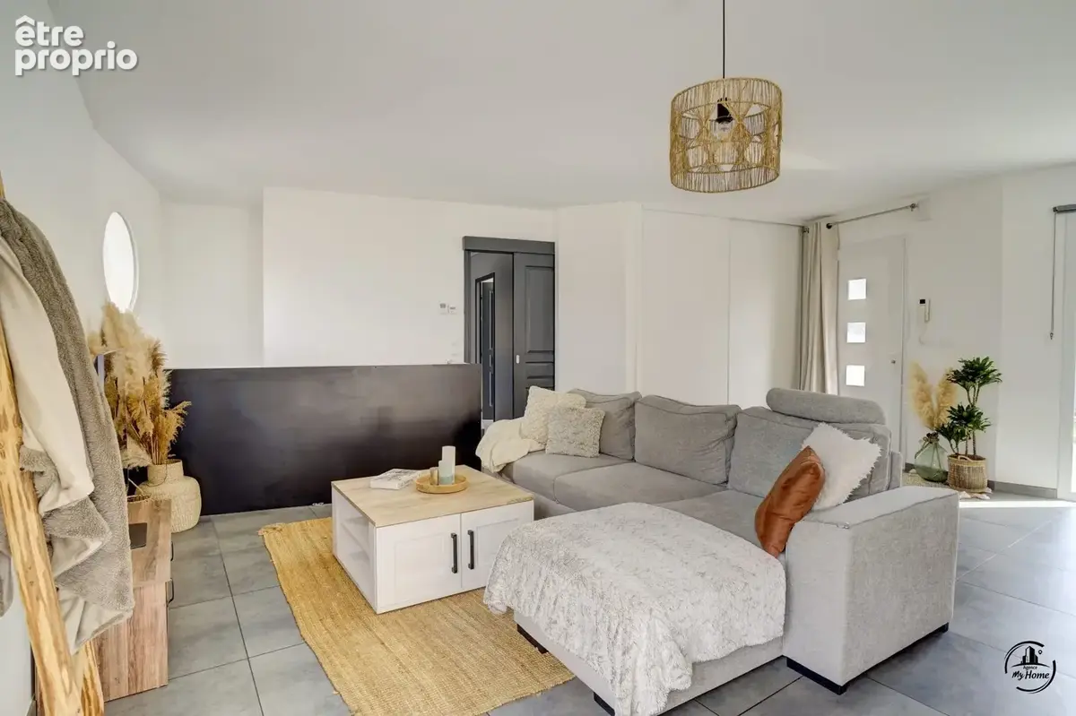 Maison 113 m² à Saint-Just-Saint-Rambert  - photo 4