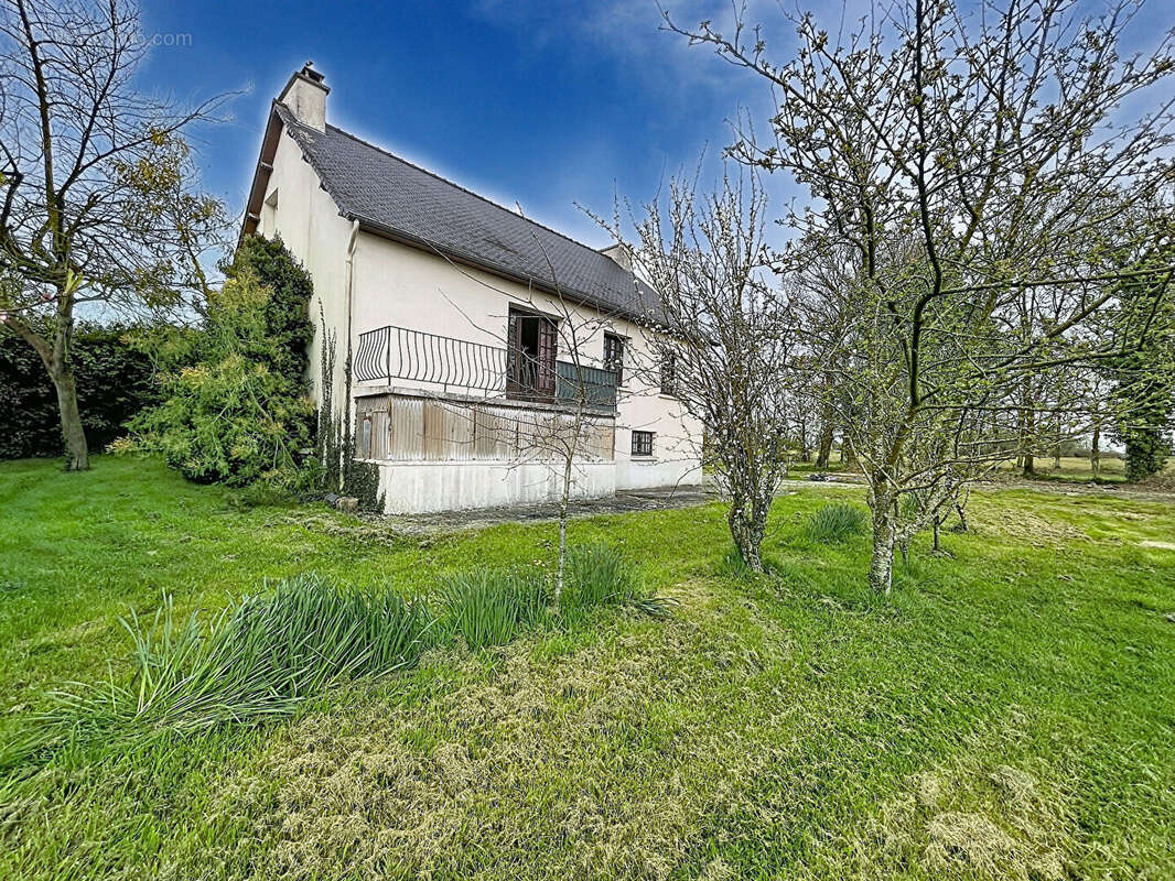 Maison à SAINT-PIERRE-DE-PLESGUEN