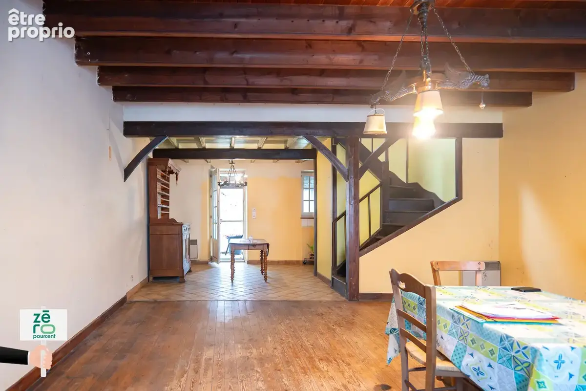 Maison à rénover au Champ-Saint-Père   Centre-bourg, jardin clos de murs, dépendance et potentiel de 2 chambre - photo 3