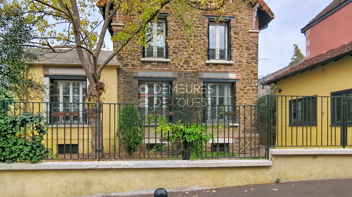 Maison à SARTROUVILLE