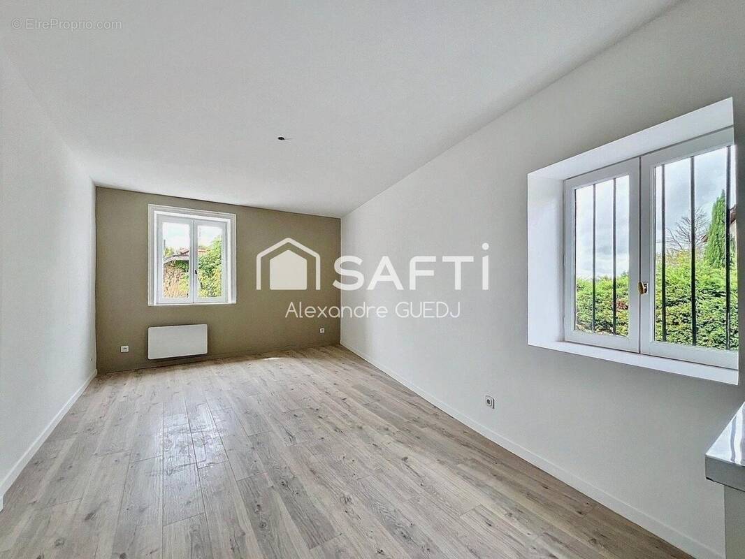 Photo 1 - Appartement à RILLIEUX-LA-PAPE