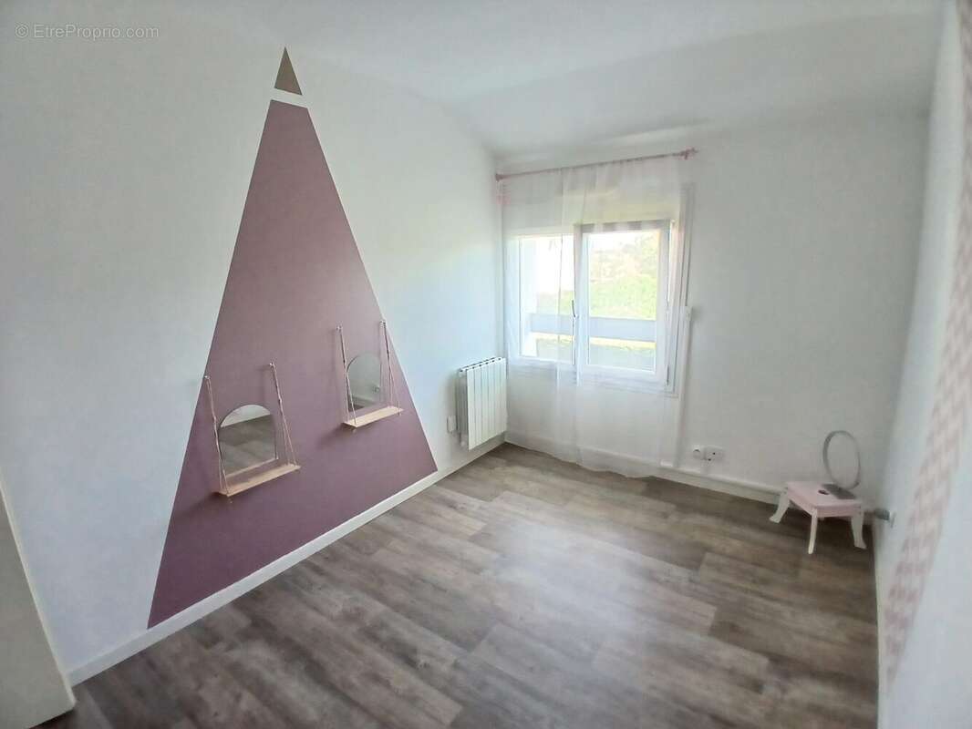 Chambre 2 - Maison à JUILLY