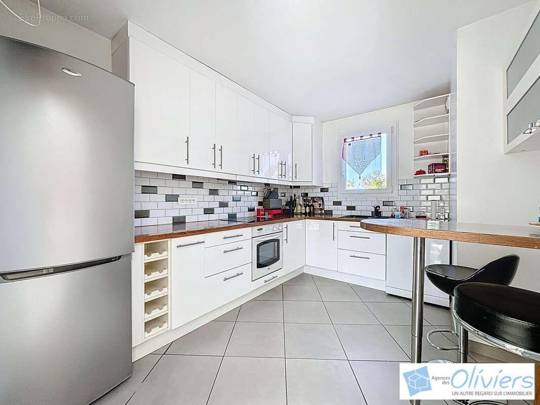 Appartement à VOISINS-LE-BRETONNEUX