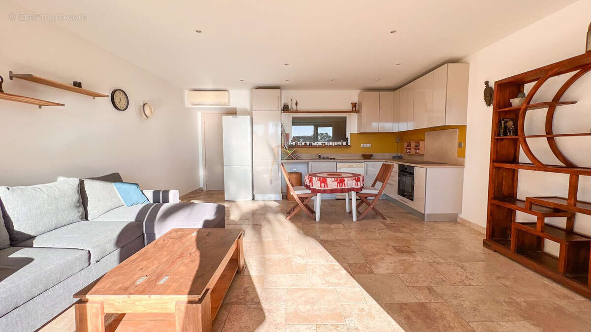 Appartement à LES ISSAMBRES