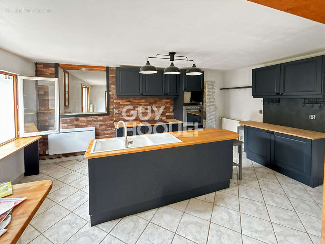 Maison à FONTENAY-TRESIGNY