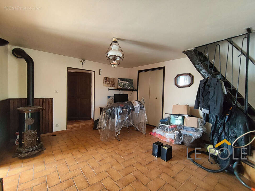 Maison à CLANSAYES
