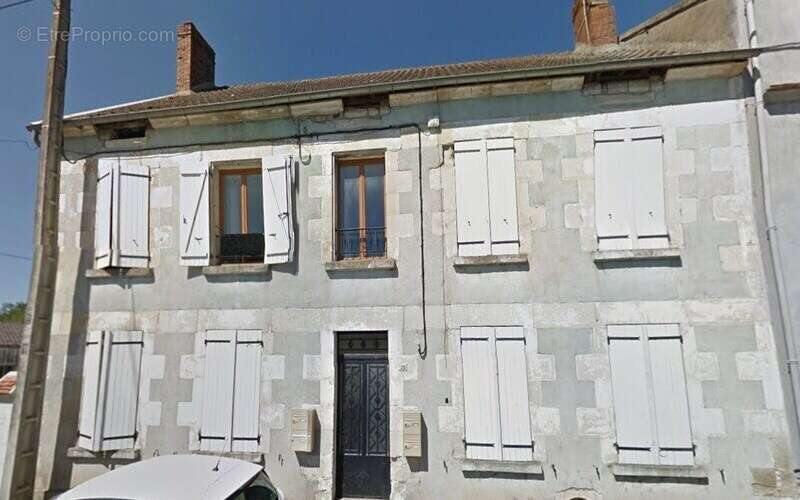 Appartement à DONZY