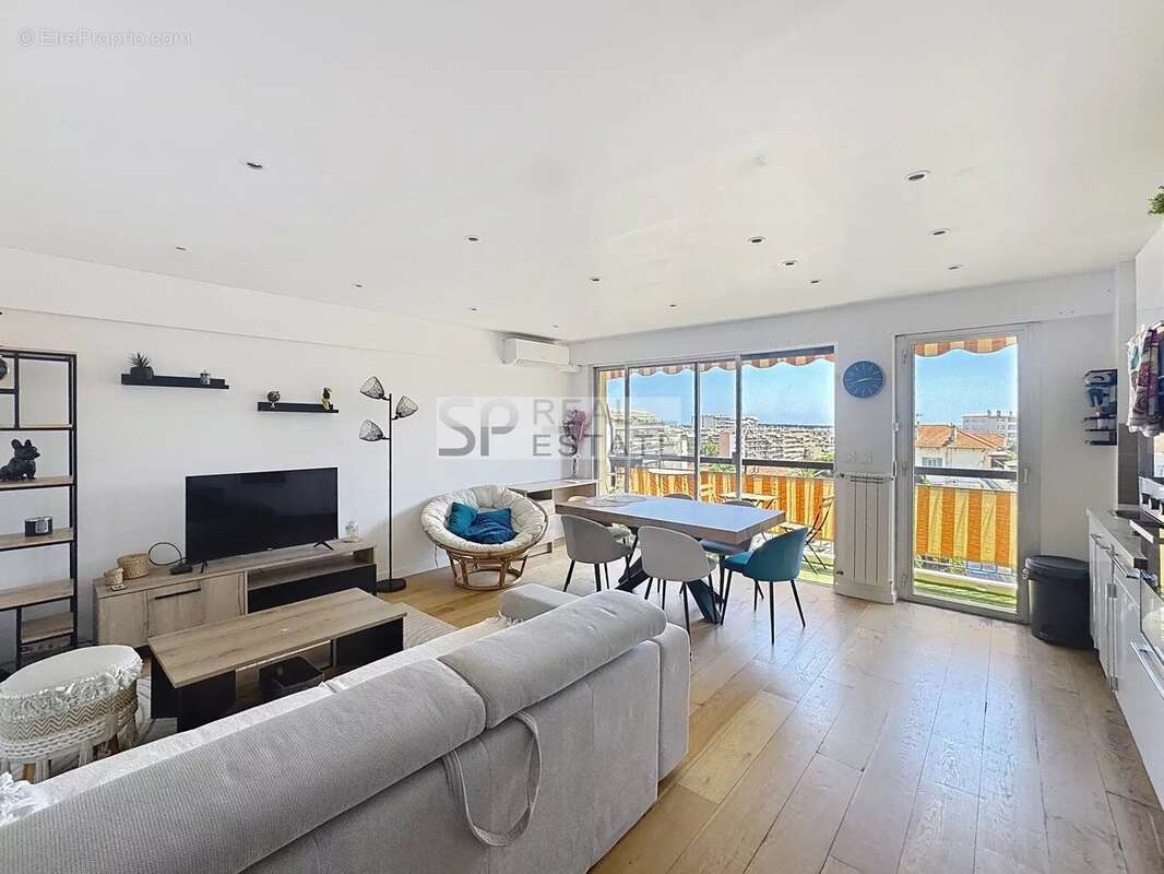 Appartement à LE CANNET