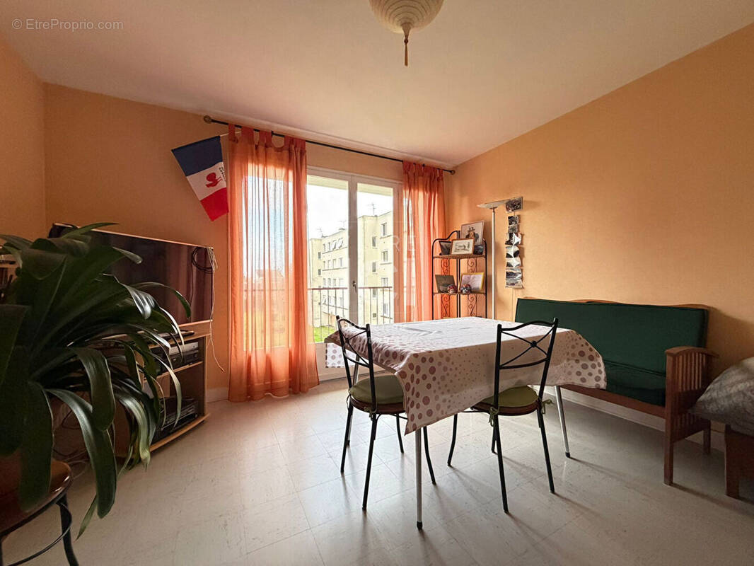 Appartement à SAINT-SEBASTIEN-SUR-LOIRE