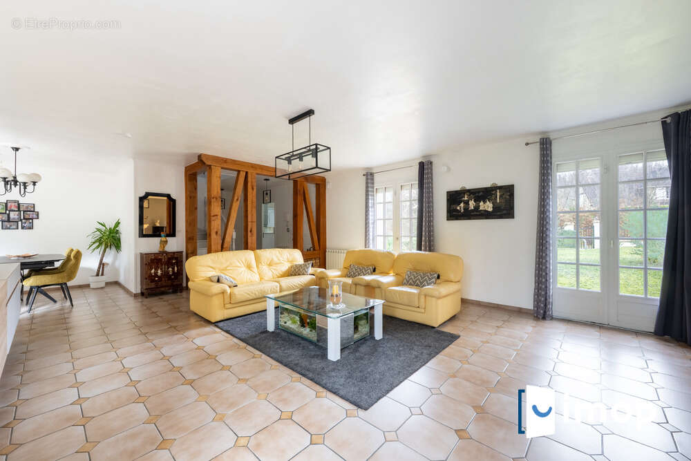 Maison à THOIRY