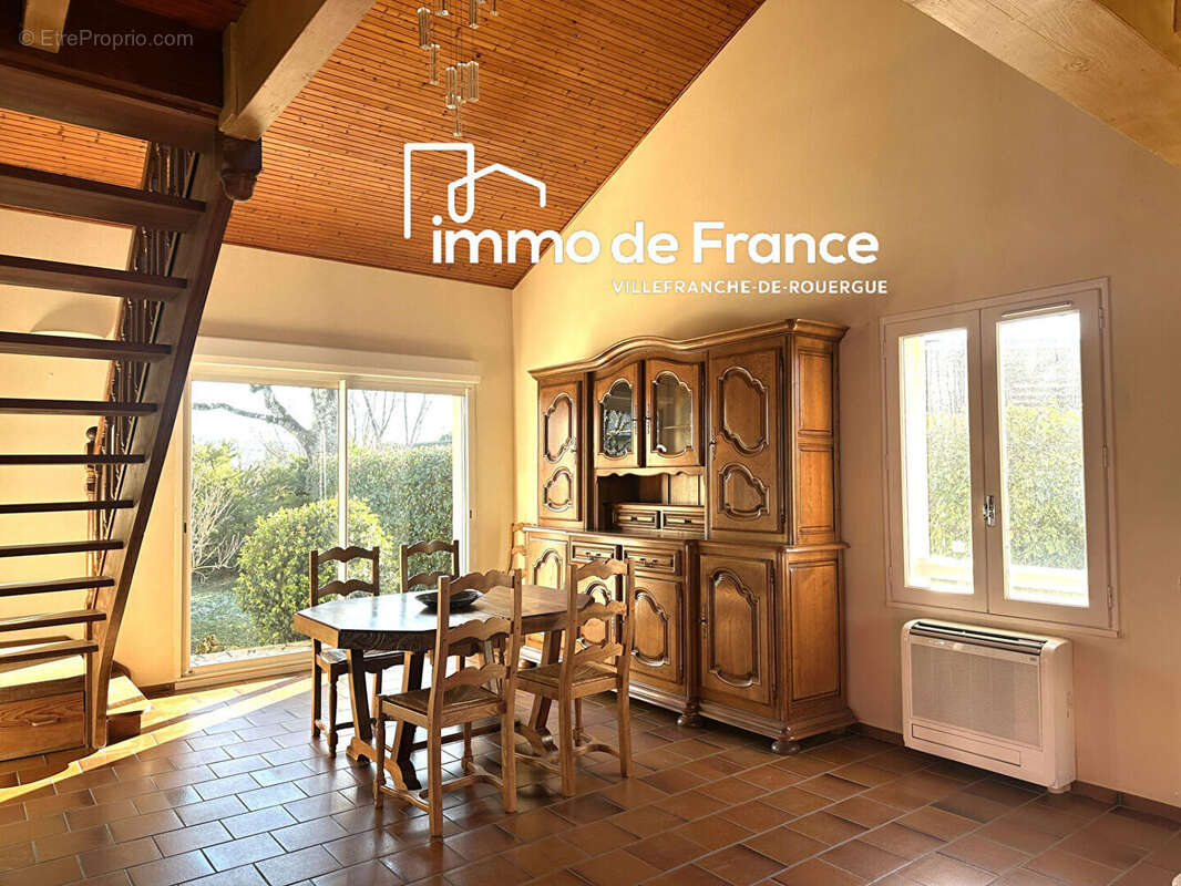 Plain-pied de 119 m², 4 chambres, bureau, 2 garages sur terrain de 1013 m² - photo 3